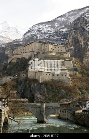 Forte di Bard. Val d'aoste. Italie Banque D'Images