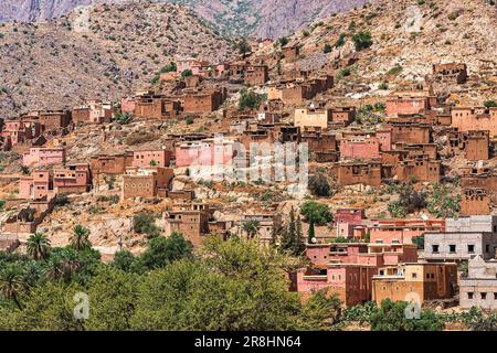 Maroc, anti Atlas, village dans la région de Tafraoute, Aday, route de Marrakech. Banque D'Images