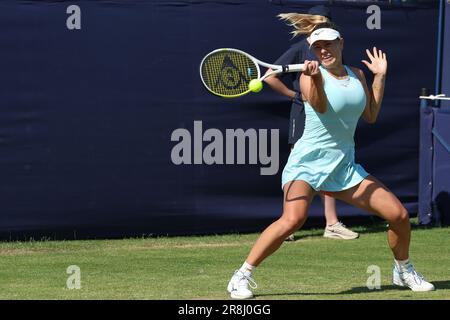 Ilkley, West Yorkshire, 21st juin 2023. Ilkley Lawn tennis & squash Club, Stourton Road, Ilkley, West Yorkshire, 21st juin 2023. Dalma Galfi lors de la ITF World tennis Tour W100 Ilkley Match contre Moyuka Uchijima Credit: Touchlinepics / Alamy Live News Banque D'Images