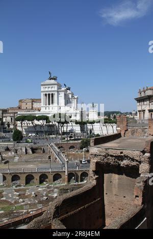 Découvrez le charme intemporel de Rome, où les merveilles anciennes et le charme moderne coexistent en parfaite harmonie Banque D'Images