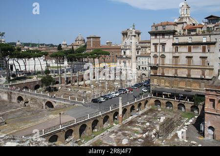 Découvrez le charme intemporel de Rome, où les merveilles anciennes et le charme moderne coexistent en parfaite harmonie Banque D'Images