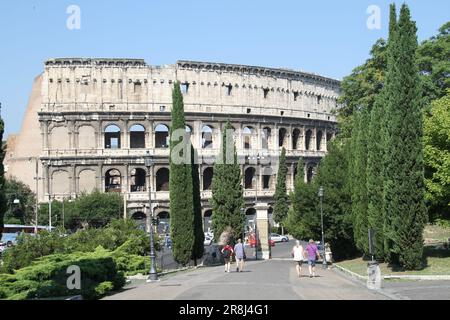 Découvrez le charme intemporel de Rome, où les merveilles anciennes et le charme moderne coexistent en parfaite harmonie Banque D'Images