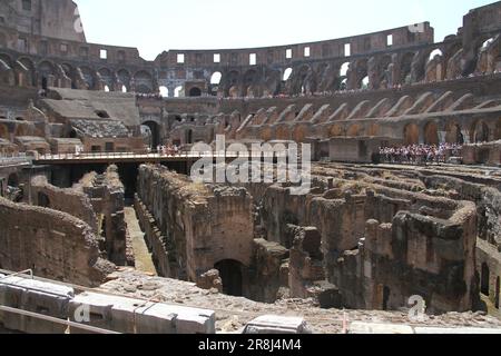 Découvrez le charme intemporel de Rome, où les merveilles anciennes et le charme moderne coexistent en parfaite harmonie Banque D'Images
