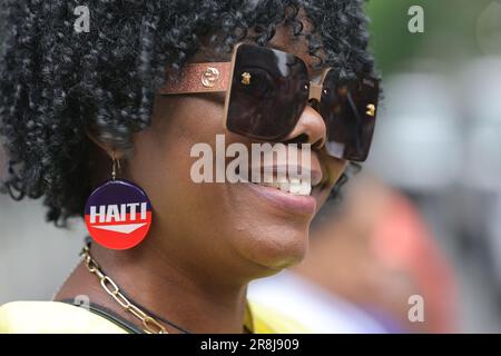 NY, États-Unis. 3rd juin 2023. Central Park West, New York, Etats-Unis, 03 juin 2023 - le maire Eric Adams prononce des remarques, présente une proclamation et des marches dans le défilé inaugural du patrimoine haïtien, le samedi 3 juin 2023 à New York. Photo: Luiz Rampelotto/EuropaNewswire (image de crédit: © Luiz Rampelotto/ZUMA Press Wire) USAGE ÉDITORIAL SEULEMENT! Non destiné À un usage commercial ! Banque D'Images