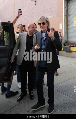 NY, États-Unis. 15th juin 2023. New York, Etats-Unis, 15 juin 2023 - Paul McCartney à la vie du Festival du film de Tribeca après une conversation avec Conan OBrien aujourd'hui à New York. Photo: Giada Papini Rampelotto/EuropaNewswire (image de crédit: © Luiz Rampelotto/ZUMA Press Wire) USAGE ÉDITORIAL SEULEMENT! Non destiné À un usage commercial ! Banque D'Images