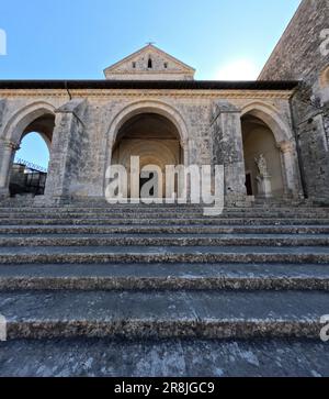 Une belle vue historique du monastère médiéval près de l'ancienne abbaye de Casamari, en Italie Banque D'Images