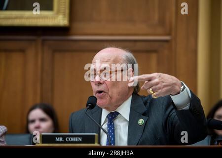 Washington, États-Unis d'Amérique. 21st juin 2023. Le représentant des États-Unis Steve Cohen (démocrate du Tennessee) pose des questions à l'avocat spécial John Durham lors d'une audience de la Commission de la Chambre sur le pouvoir judiciaire sur le rapport de l'avocat spécial John Durham dans l'immeuble Rayburn House à Washington, DC, mercredi, 21 juin 2023. Crédit: Rod Lamkey/CNP/Sipa USA crédit: SIPA USA/Alay Live News Banque D'Images