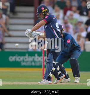 Northampton 21-juin 2023 : Chris Lynn des chauves-souris de Northamptonshire pendant le match Blast de Vitality T20 entre les Steelbacks de Northamptonshire contre les Falcons de Derbyshire au sol du comté de Northampton Angleterre . Banque D'Images