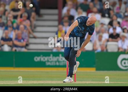 Northampton 21-juin 2023 : Zak Chappell de Derbyshire Falcons pendant le match Blast de Vitality T20 entre Northamptonshire Steelbacks vs Derbyshire Falcons au terrain de comté Northampton Angleterre . Banque D'Images