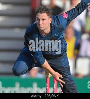 Northampton 21-juin 2023 : Mattie McKiernan de Derbyshire Falcons pendant le match de Blast Vitality T20 entre Northamptonshire Steelbacks vs Derbyshire Falcons au terrain du comté Northampton Angleterre . Banque D'Images