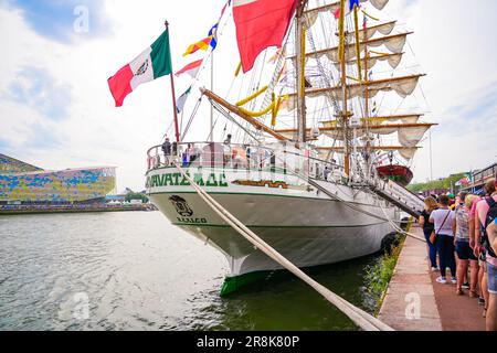 Rouen, France - 17 juin 2023 : Stern du navire d'entraînement 'Cuauhtémoc' de la Marine mexicaine, amarré sur les quais de Seine à Rouen en Normandie f Banque D'Images