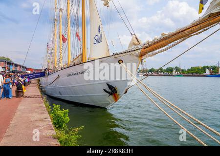 Rouen, France - 17 juin 2023 : voilier portugais à quatre mâts 'Santa Maria Manuela' amarré sur les quais de Seine à Rouen en Normandie pour le bras Banque D'Images