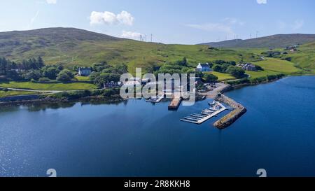 Village de Voe dans le centre de l'île des Shetland au large de la côte nord de l'Écosse. VOE abrite un boulanger, une marina et une taverne. Banque D'Images