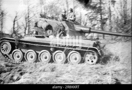 Französisches Heer / Forces terrestres françaises (Armée) / Armée de terre Leichter Panzer AMX-13 / char léger AMX-13 / Char Leger AMX-13 Banque D'Images