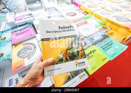 28 octobre 2022: Antalya, Turquie: Manuels scolaires turcs dans le magasin Banque D'Images