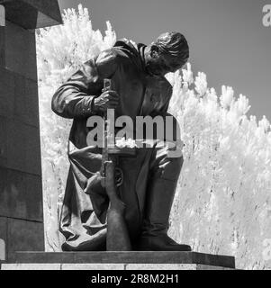 Monument commémoratif de guerre soviétique, parc de Treptow, Berlin Banque D'Images