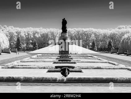 Monument commémoratif de guerre soviétique, parc de Treptow, Berlin Banque D'Images