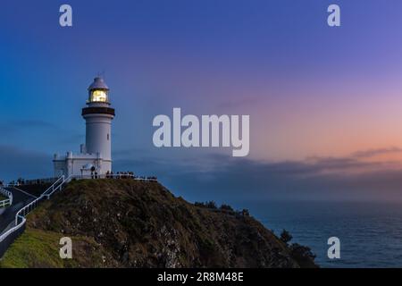 Byron Bay Lighthouse pendant le parc national de Sunrise, Nouvelle-Galles du Sud, Australie. Banque D'Images