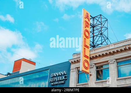 New York, États-Unis - 21 mai 2023 : détail de la façade de l'Apollo Theatre, la salle de musique historique de Harlem, New York, United Stat Banque D'Images