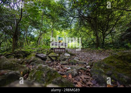 Parc national de Taroko, Taïwan - 23 mai 2023 : la fin du sentier de Shakadang, un sentier de randonnée de 5 kilomètres à travers le paysage magnifique de Taïwan. Protéger Banque D'Images