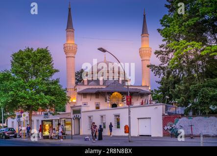 Mosquée Sehitlik, Columbiadamm, Tempelhof, Tempelhof-Schoeneberg, Berlin, Allemagne Banque D'Images