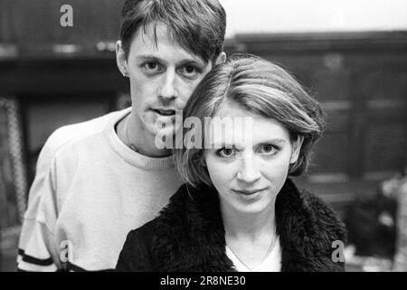 Paul Adams et Andrea Parker, du groupe galloise préféré de John Peel, Melys, lors d'un mini-festival de la Saint-David à la Coal Exchange de Cardiff Bay, au pays de Galles, au Royaume-Uni, le 1 mars 1997. Photo : Rob Watkins Banque D'Images