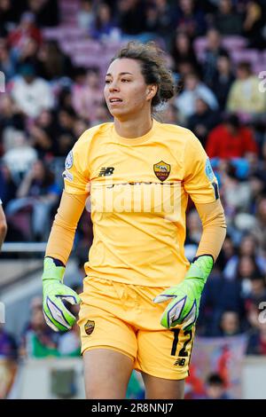 BARCELONE - 21 MARS : Camelia Ceasar en action pendant le match de la Ligue des champions des femmes entre le FC Barcelone et AS Roma au stade Camp Nou en mars Banque D'Images