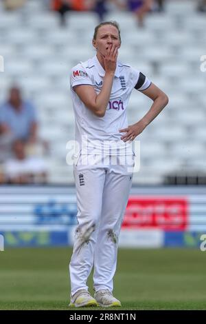 Lauren Filer d'Angleterre réagit pendant la Metro Bank les cendres de femmes 2023 match Angleterre contre l'Australie à Trent Bridge, Nottingham, Royaume-Uni, 22nd juin 2023 (photo de Mark Cosgrove/News Images) à Nottingham, Royaume-Uni le 6/22/2023. (Photo de Mark Cosgrove/News Images/Sipa USA) Banque D'Images