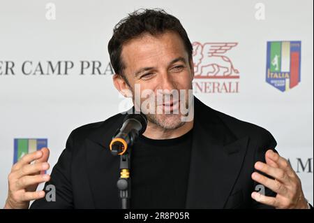 Prague, République tchèque. 22nd juin 2023. Alessandro Del Piero, vainqueur de la coupe du monde de la FIFA 2006 et ancien capitaine de football de Juventus à Turin, présente le camp de football de Prague pour les enfants issus de milieux défavorisés lors de la conférence de presse sur 22 juin 2023, à Prague, en République tchèque. Crédit : Michal Krumphanzl/CTK photo/Alay Live News Banque D'Images