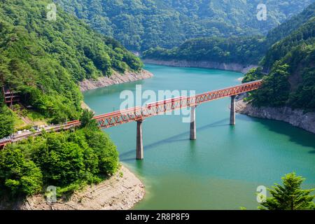 Pont Oku Oi Rainbow et ligne Aputo des Alpes du Sud Banque D'Images