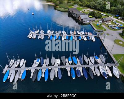 Marina à Ebensee, Lac de Traun, Autriche. Le lac est connu sous le nom de Traunsee en langue autrichienne. Banque D'Images