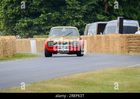 Ford Escort Mk1 course de voiture en haut de la colline au Goodwood Festival of Speed. XOO 349F, vainqueur du championnat de voitures de berline britannique 1968 Banque D'Images