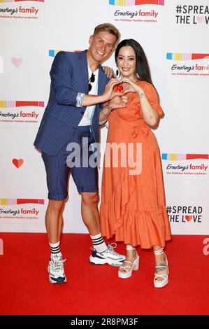 Lukas Sauer und Miyabi Kawai BEI der Ernsting's Family Fashion Show im Hotel Atlantic. Hambourg, 19.06.2023 Banque D'Images