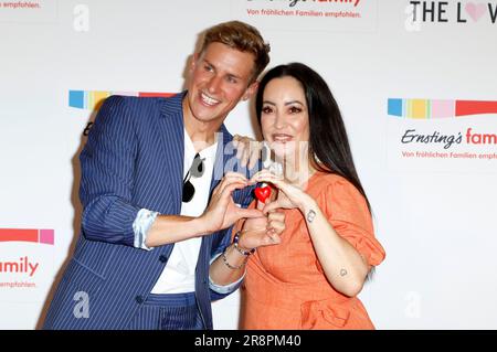 Lukas Sauer und Miyabi Kawai BEI der Ernsting's Family Fashion Show im Hotel Atlantic. Hambourg, 19.06.2023 Banque D'Images