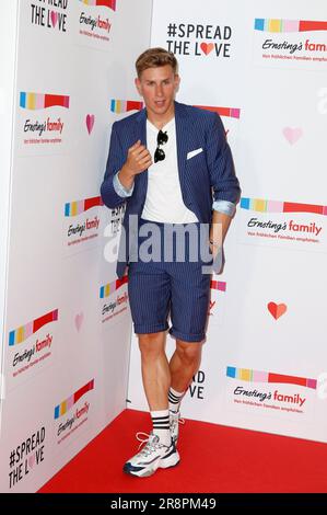 Lukas Sauer BEI der Ernsting's Family Fashion Show im Hotel Atlantic. Hambourg, 19.06.2023 Banque D'Images