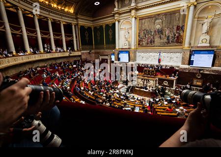 Paris, France. 20th juin 2023. Vue générale de l'hémicycle à l'Assemblée nationale pendant la session de questions au gouvernement. Séance de questions pour le gouvernement d'Elisabeth porté à l'Assemblée nationale, au Palais Bourbon à Paris. (Photo par Telmo Pinto/SOPA Images/Sipa USA) crédit: SIPA USA/Alay Live News Banque D'Images