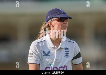 Lauren Filer d'Angleterre pendant la Metro Bank les femmes Ashes 2023 match Angleterre contre l'Australie à Trent Bridge, Nottingham, Royaume-Uni, 22nd juin 2023 (photo de Mark Cosgrove/News Images) Banque D'Images