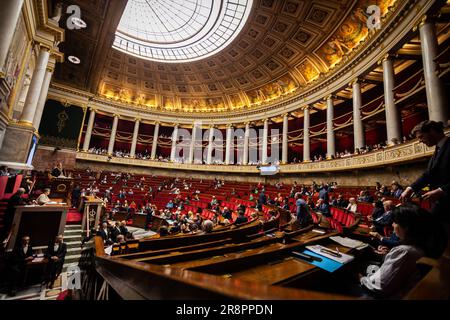 Paris, France. 20th juin 2023. Vue générale de l'hémicycle à l'Assemblée nationale pendant la session de questions au gouvernement. Séance de questions pour le gouvernement d'Elisabeth porté à l'Assemblée nationale, au Palais Bourbon à Paris. (Credit image: © Telmo Pinto/SOPA Images via ZUMA Press Wire) USAGE ÉDITORIAL SEULEMENT! Non destiné À un usage commercial ! Banque D'Images