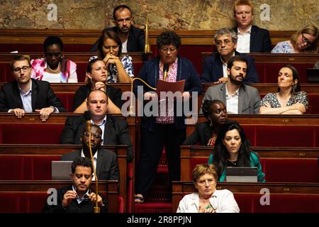 Paris, France. 20th juin 2023. Catherine Couturier (la France insoumise) s'exprime à l'Assemblée nationale lors de la session de questions au gouvernement. Séance de questions pour le gouvernement d'Elisabeth porté à l'Assemblée nationale, au Palais Bourbon à Paris. (Credit image: © Telmo Pinto/SOPA Images via ZUMA Press Wire) USAGE ÉDITORIAL SEULEMENT! Non destiné À un usage commercial ! Banque D'Images