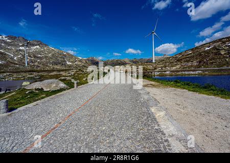 La vieille route Tremola de Gotthardpass, Passo del Saint Gottardo, pavage de galets, Airolo, Tessin, Suisse Banque D'Images