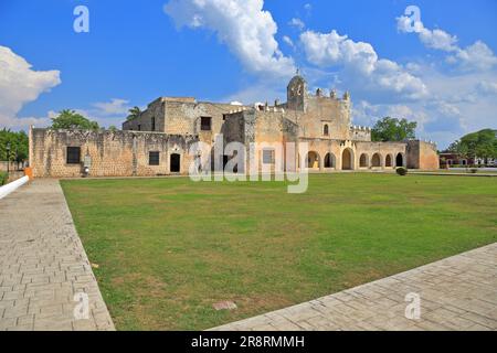 Ancien couvent de San Bernardino de Sienne datant de 16th ans à Valladolid, Yucatan, Yucatan Peninsular, Mexique. Banque D'Images