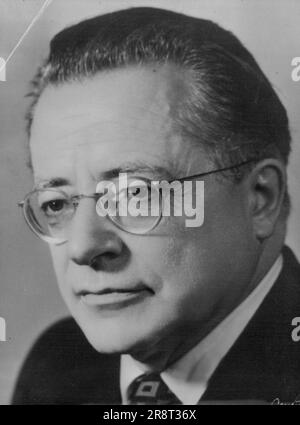 Politiciens italiens : Palmiro Togliatti - Chef du Parti communiste italien ; membre de la Chambre des députés. 30 novembre 1954. (Photo par Camera Press). Banque D'Images