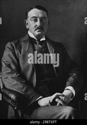 Cecil Rhodes -- Un portrait du grand empire-constructeur après lequel le nord et le sud de la Rhodésie sont nommés. Le 100th anniversaire de sa naissance sera célébré le 5th juillet 1953. Une photographie de Cecil Rhodes a été prise lorsqu'il était au début des années 40. 01 mai 1953. (Photo de Bassano, Camera Press). Banque D'Images