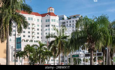 Vue depuis Flagler Drive le long de l'Intracoastal Waterway à Fern Street, dans le centre-ville de West Palm Beach, Floride. (ÉTATS-UNIS) Banque D'Images