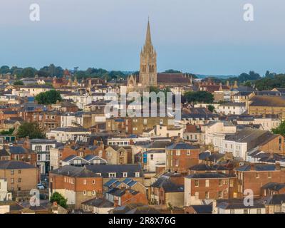 Ryde est une ville balnéaire anglaise et une paroisse civile sur la côte nord-est de l'île de Wight. vue aérienne Banque D'Images