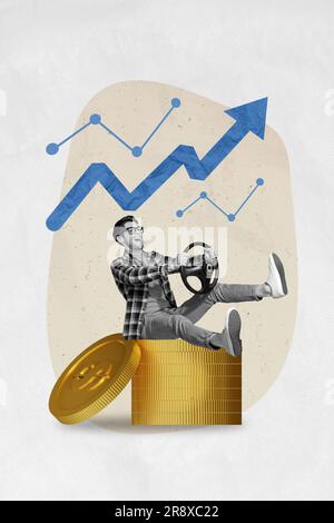 Image de collage vertical de noir blanc gamma gars assis énorme pile argent pièces tenir la roue croissance flèche vers le haut isolé sur fond créatif Banque D'Images