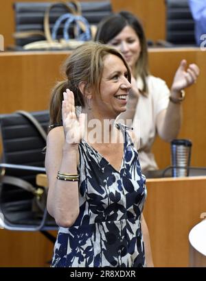 Bruxelles, Belgique. 23rd juin 2023. Le secrétaire d'Etat de la région de Bruxelles, ans Persoons, photographié au cours de la séance plénière du Parlement de la région de Bruxelles, le vendredi 23 juin 2023. Persoons remplace Smet en tant que secrétaire d'État après le départ de Smet à la suite de l'affaire des visas pour les politiciens iraniens qui assistaient au Sommet urbain de Bruxelles. BELGA PHOTO ERIC LALMAND crédit: Belga News Agency/Alay Live News Banque D'Images