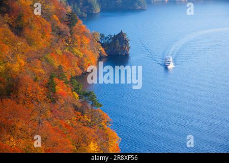 Lac Towada en automne Banque D'Images