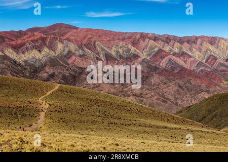 Excursion d'une journée au pittoresque et coloré Hornocal de 14 colores à Jujuy, Argentine, Amérique du Sud Banque D'Images