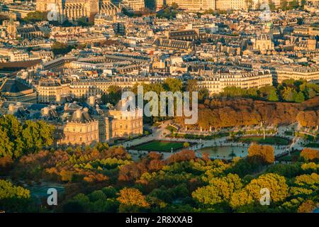 Vue aérienne des jardins du Luxembourg à Paris, France Banque D'Images